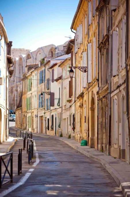 Appartement A Pied Du Centre Avec Place De Parking Arles Luaran gambar