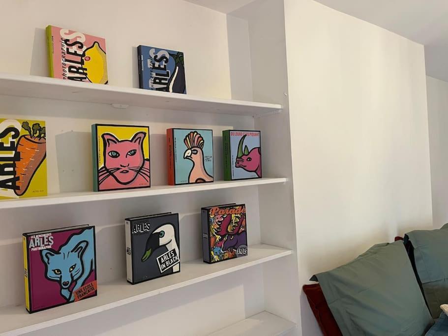 Appartement A Pied Du Centre Avec Place De Parking Arles Luaran gambar