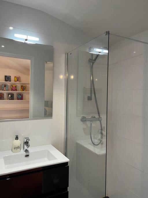 Appartement A Pied Du Centre Avec Place De Parking Arles Luaran gambar